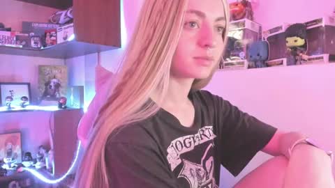 Camila     2 online show from January 9, 2025, 7:08 pm