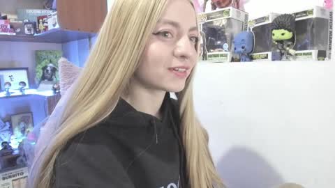 Camila     2 online show from January 15, 2025, 8:16 pm