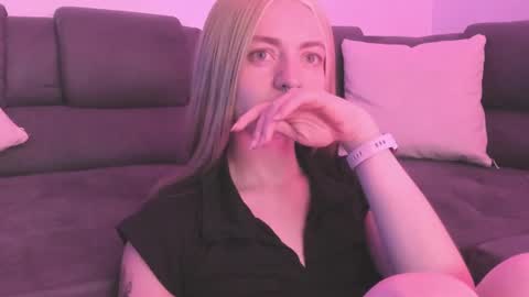 Camila     2 online show from January 29, 2025, 11:56 pm