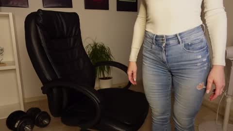 Agelina Lilly Laura online show from February 15, 2025, 10:10 pm