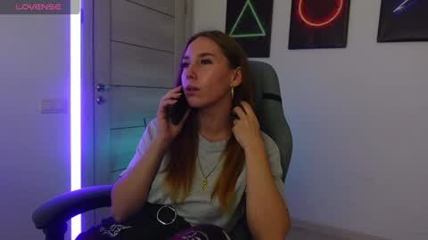 Agelina Lilly Laura online show from September 13, 2025, 1:55 pm