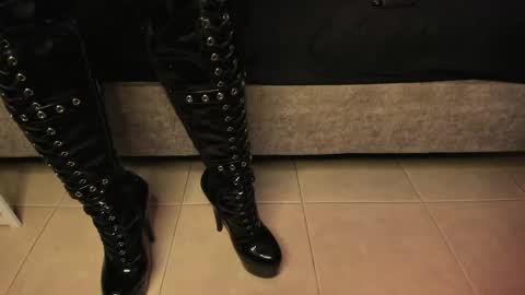 agnes_jones online show from April 16, 2026, 12:22 am