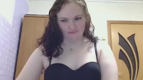 Agnettta online show from April 13, 2026, 3:28 pm