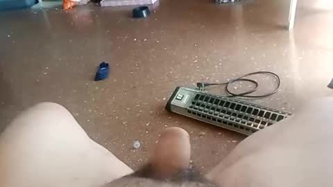 agustingaleano14 online show from October 28, 2025, 4:31 pm