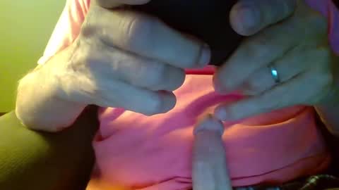 aguynrkfrd online show from December 23, 2024, 10:32 am