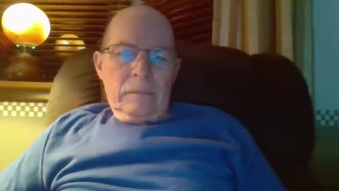 aguynrkfrd online show from December 24, 2024, 10:11 am