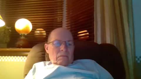 aguynrkfrd online show from January 22, 2025, 10:29 am