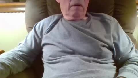 aguynrkfrd online show from April 22, 2026, 10:06 am