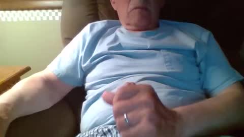 Snapshot of aguynrkfrd chatting on May 15, 2026, 10:22 am aguynrkfrd online show from May 15, 2026, 10:22 am