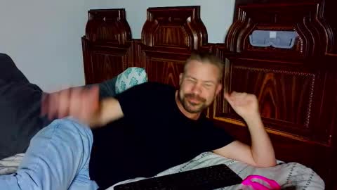 Blue Eyed Handsome Man online show from February 13, 2026, 8:16 pm