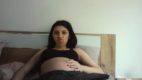 Selena online show from November 8, 2025, 8:36 am