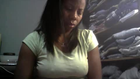 Snapshot of aicha_boobs chatting on October 8, 2025, 2:09 am Aicha boobs online show from October 8, 2025, 2:09 am
