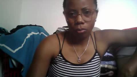 Snapshot of aicha_boobs chatting on December 1, 2025, 7:24 am Aicha boobs online show from December 1, 2025, 7:24 am