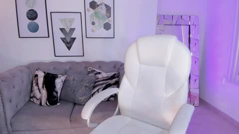 AIDA ADAMS online show from January 21, 2025, 7:06 pm