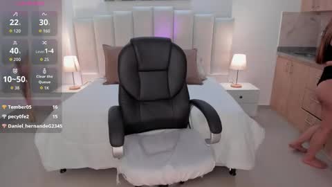 AIDA ADAMS online show from September 11, 2025, 4:07 pm