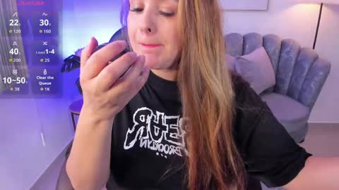 AIDA ADAMS online show from April 9, 2026, 11:37 am