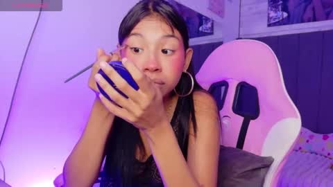 Snapshot of aida_princess chatting on May 4, 2026, 11:23 pm Aida online show from May 4, 2026, 11:23 pm