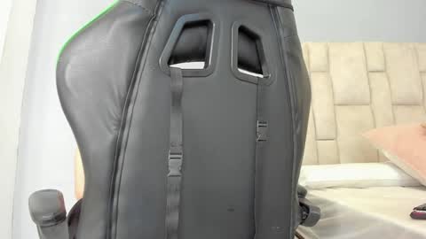 karoline  online show from January 3, 2025, 4:48 pm