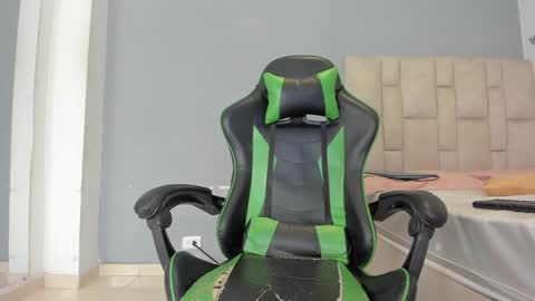 karoline  online show from January 21, 2025, 9:25 pm