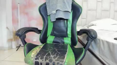 karoline  online show from October 16, 2025, 5:47 pm