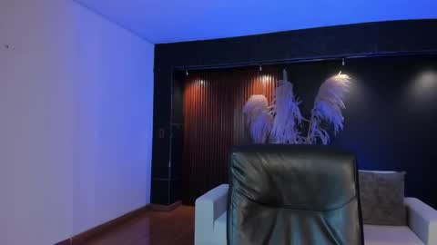 aidajoness online show from September 22, 2025, 11:56 am