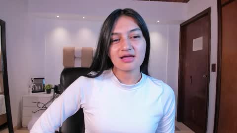 aidajoness online show from October 10, 2025, 1:10 pm