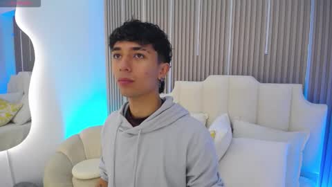 Aiden online show from March 10, 2026, 1:05 pm