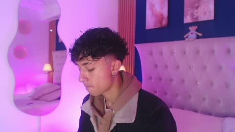 Aiden online show from April 8, 2026, 12:49 pm