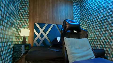 aiden_royce online show from October 20, 2025, 2:34 am