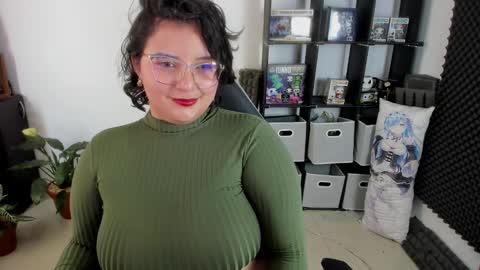 Catalina online show from December 5, 2024, 3:28 pm