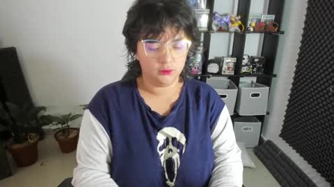 Catalina online show from February 15, 2025, 12:11 pm