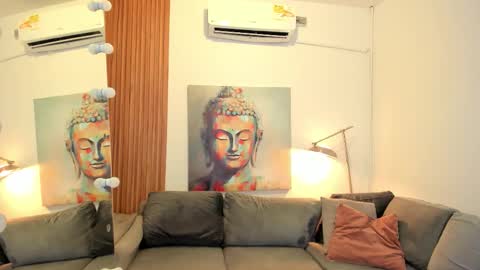 Alisson online show from October 22, 2025, 7:35 pm