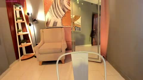 Alisson online show from April 20, 2026, 7:48 pm