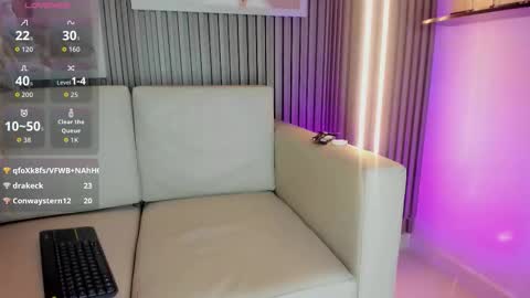   online show from October 31, 2025, 8:48 am