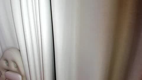 Snapshot of ailee_naughty chatting on December 23, 2025, 1:58 am online show from December 23, 2025, 1:58 am