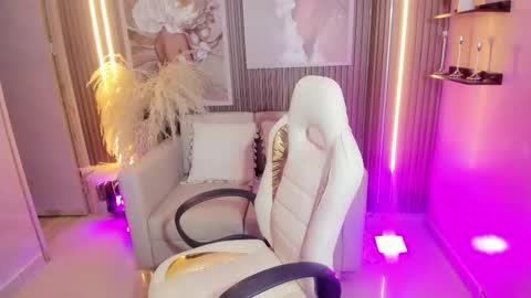 Snapshot of ailee_naughty chatting on January 10, 2026, 2:24 am online show from January 10, 2026, 2:24 am