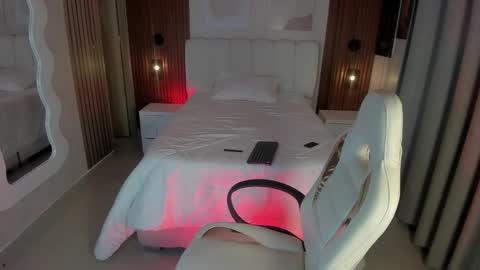 Snapshot of ailee_naughty chatting on February 7, 2026, 12:14 am online show from February 7, 2026, 12:14 am