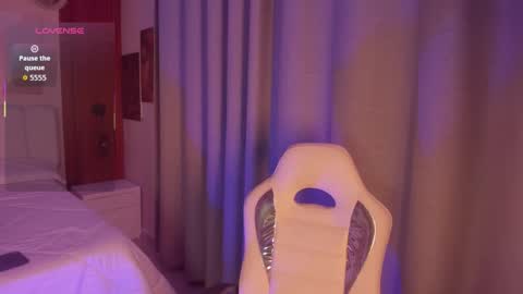 Snapshot of ailee_naughty chatting on February 10, 2026, 2:04 am online show from February 10, 2026, 2:04 am