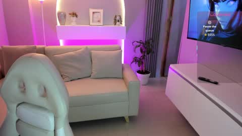 Snapshot of ailee_naughty chatting on February 24, 2026, 2:20 am online show from February 24, 2026, 2:20 am