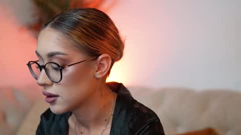  Aileen  online show from October 22, 2025, 6:40 pm