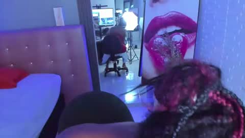 Snapshot of aileenkeys chatting on June 19, 2026, 7:50 pm aileenkeys online show from June 19, 2026, 7:50 pm