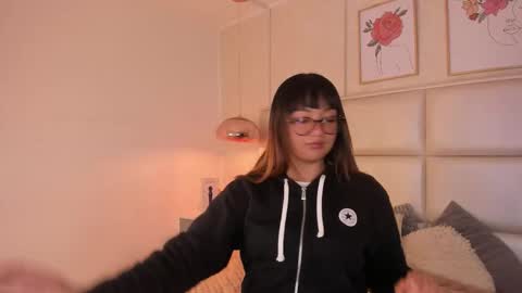 Aily Yozuko online show from February 26, 2026, 2:43 am