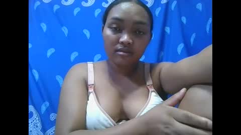 Snapshot of aimealdy chatting on December 21, 2025, 7:10 pm aimealdy online show from December 21, 2025, 7:10 pm