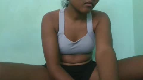 aimeamour online show from March 5, 2025, 2:23 pm