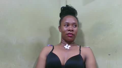 aimee982179 online show from April 16, 2026, 5:36 pm