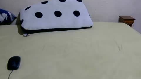 Snapshot of air_hottess chatting on November 18, 2025, 2:06 am Cindy online show from November 18, 2025, 2:06 am