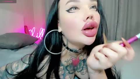 Snapshot of aira_vi chatting on June 13, 2026, 8:40 pm Aira online show from June 13, 2026, 8:40 pm
