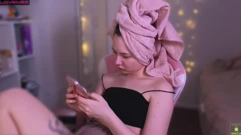 Snapshot of airyhill chatting on January 9, 2026, 11:24 am airyhill online show from January 9, 2026, 11:24 am