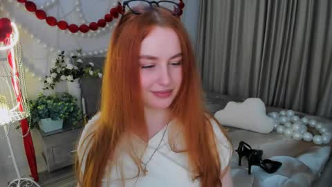 Louise online show from April 21, 2026, 1:42 am