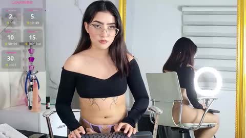 aisha_calloway online show from November 19, 2025, 10:54 pm